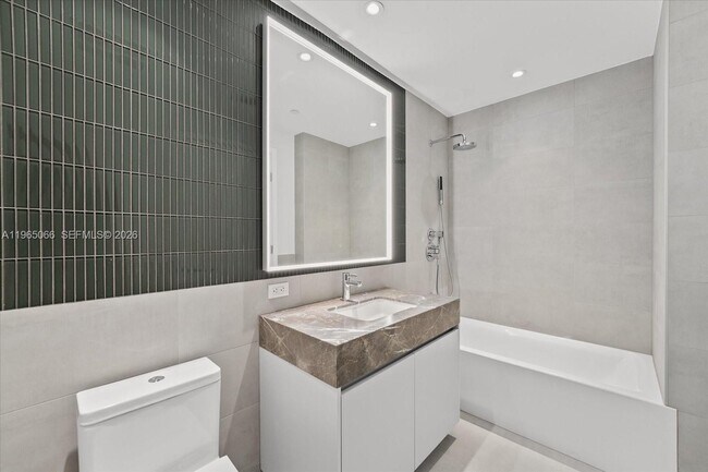 Building Photo - 501 West Ave