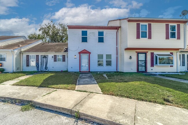 Building Photo - Charming 3-Bedroom Townhouse in Chesapeake