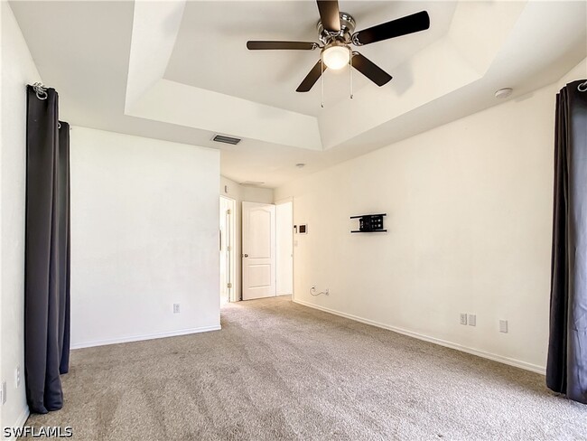 Building Photo - 2129 Viscaya Pkwy