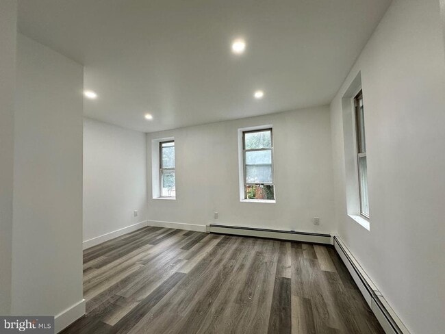 Building Photo - 104 New Rose St