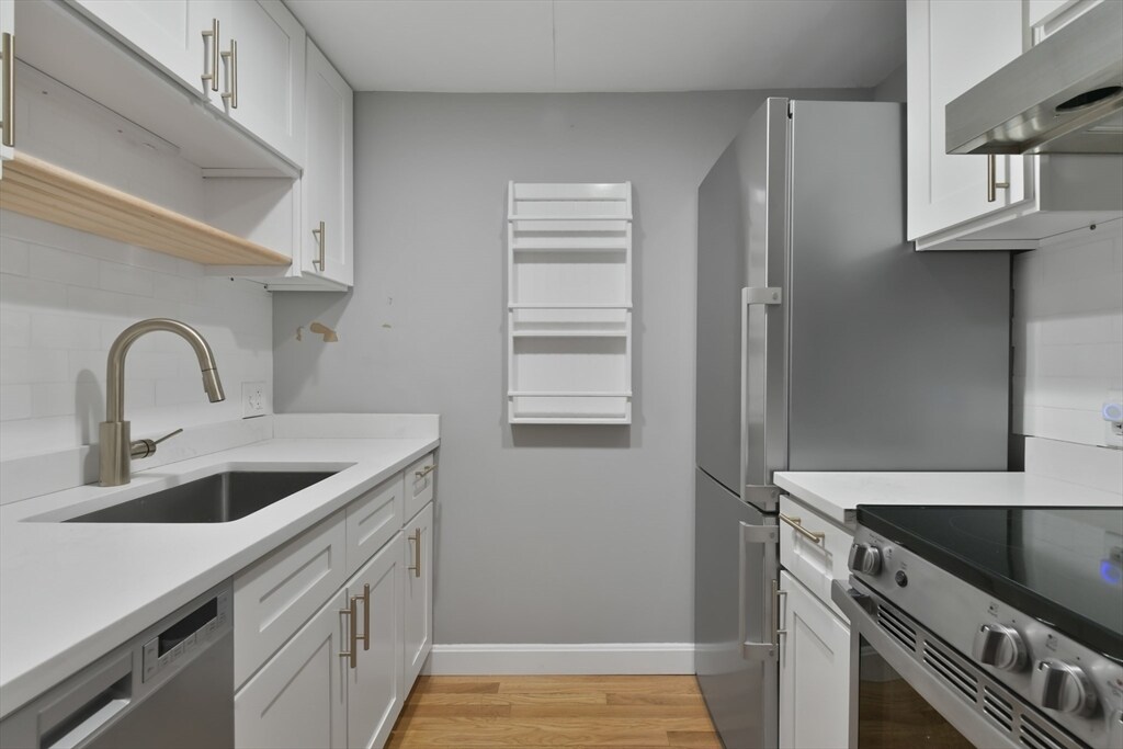 Building Photo - 240 Marlborough St