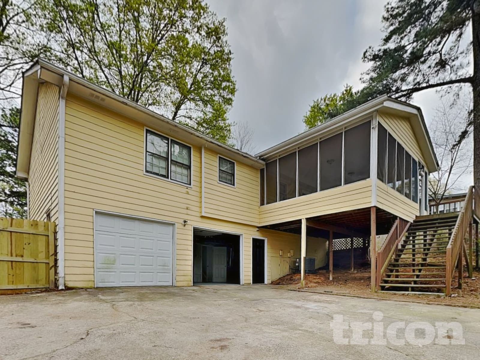 Building Photo - 3735 Linwood Way