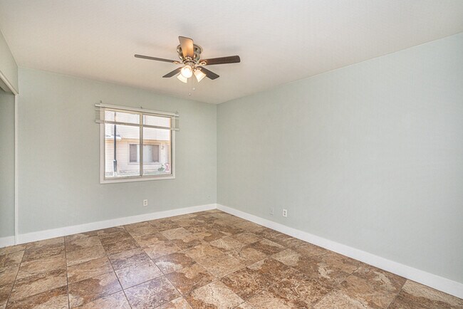 Building Photo - Great Tempe Townhouse