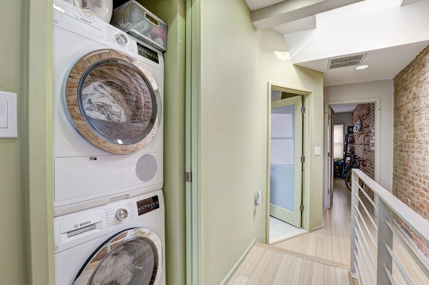 Building Photo - 1745 11th St NW