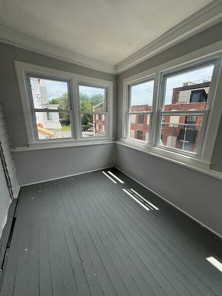 Building Photo - 261 N 19th St
