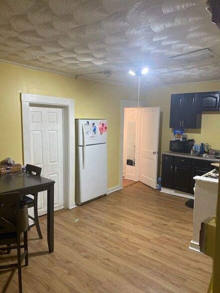 Building Photo - 179 2nd Ave