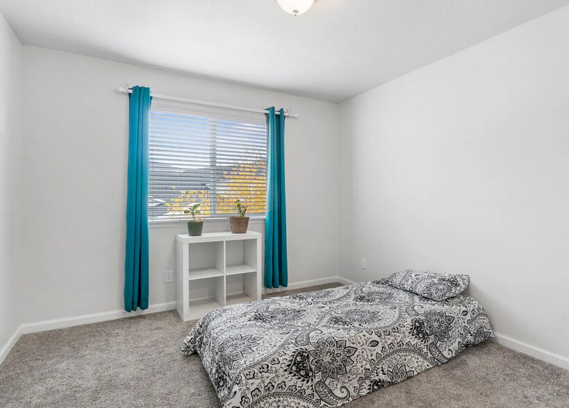 Building Photo - 743 W 1150 S