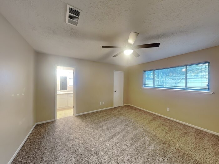 Building Photo - 17435 Bonnie Sean Dr