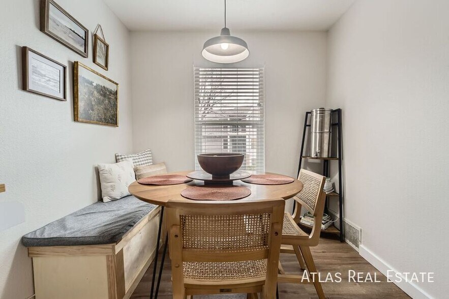 Building Photo - 3141 S Tamarac Dr