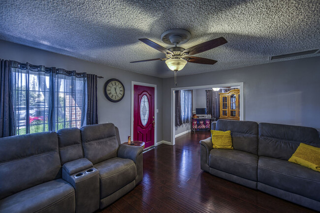 Living Room - 600 Hazel St