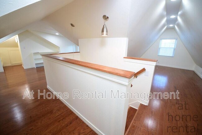 Building Photo - 1740 S Yorktown Ave