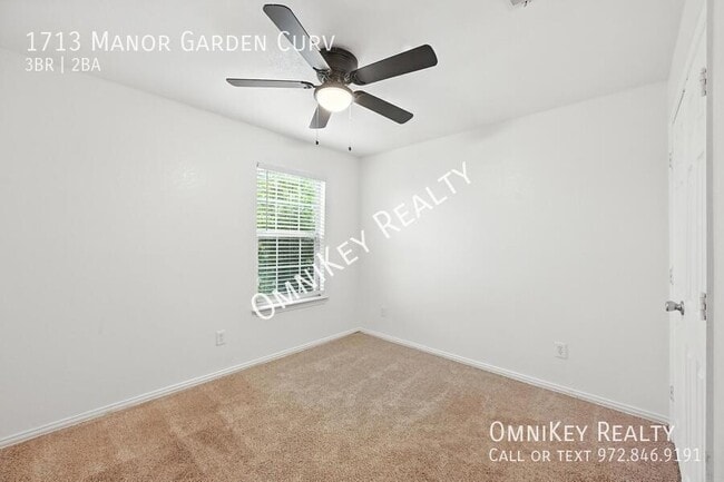 Building Photo - 1713 Manor Garden Curve