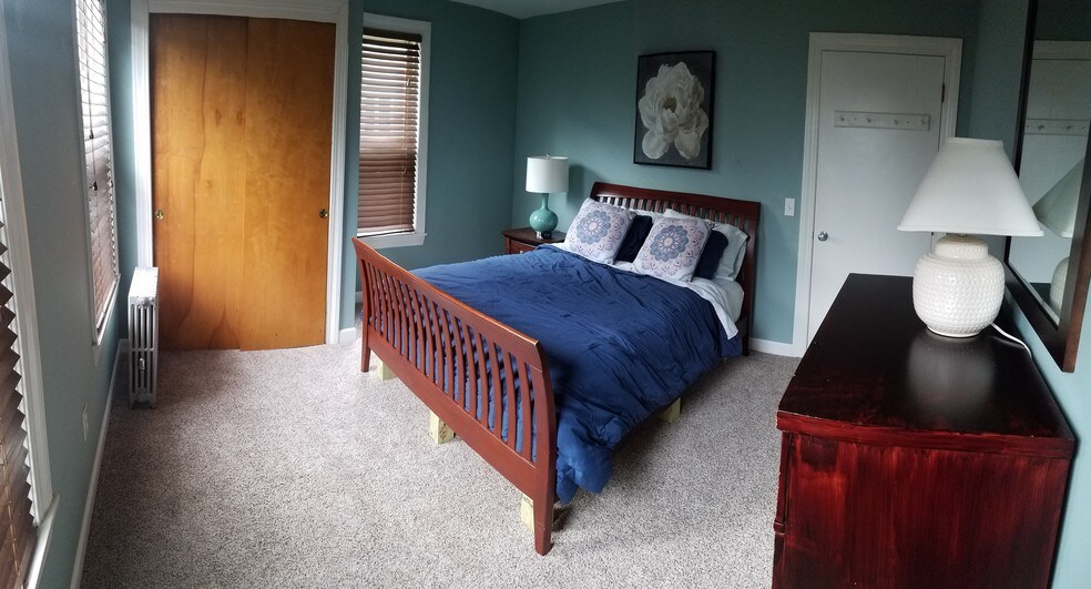 Bedroom - 32 Hevey St