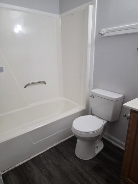 Building Photo - 615 Carter Ln