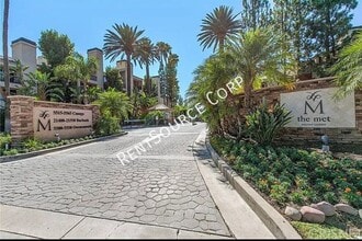 Building Photo - 5525 Canoga Ave