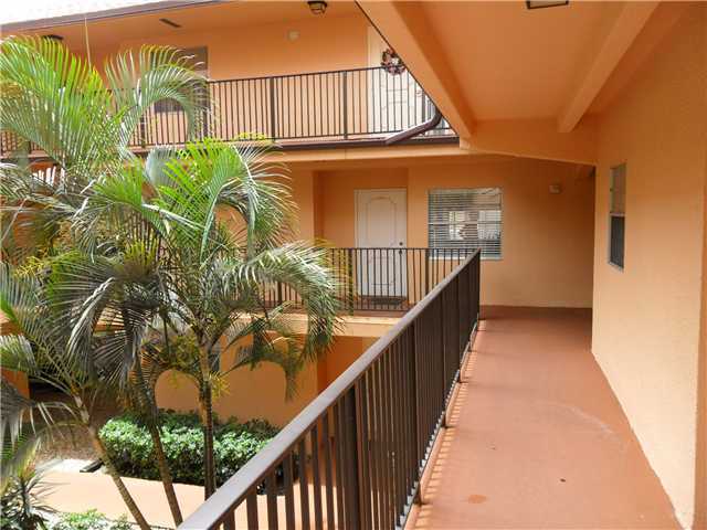 Building Photo - 430 Commodore Dr