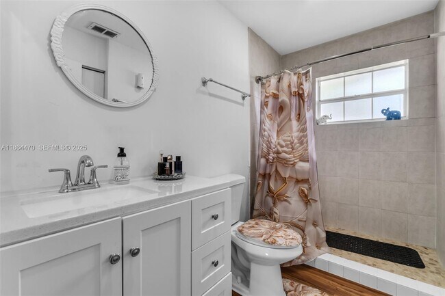 Building Photo - 2590 SE 7th Pl