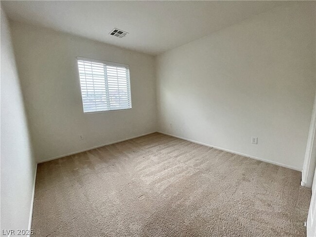 Building Photo - 2825 Woodland Park Ave