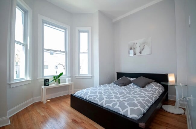 Building Photo - 80 Marion St