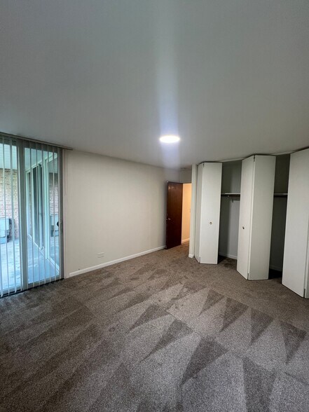 Building Photo - 5550 Abbey Dr