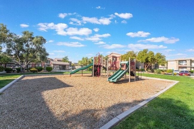 Building Photo - Move-in ready 2-bedroom 2-bath condo in th...