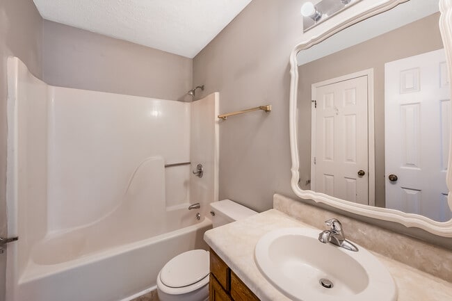 Building Photo - 2039 Trexler Ct