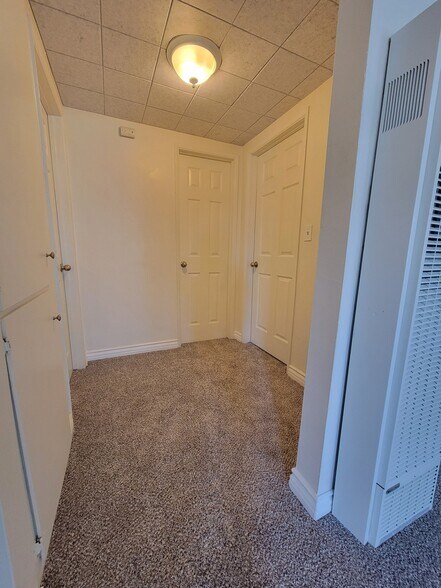 Building Photo - 10670 Ohio St