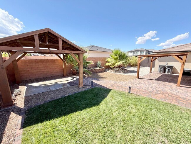 Building Photo - 1794 E Sunshine Trl