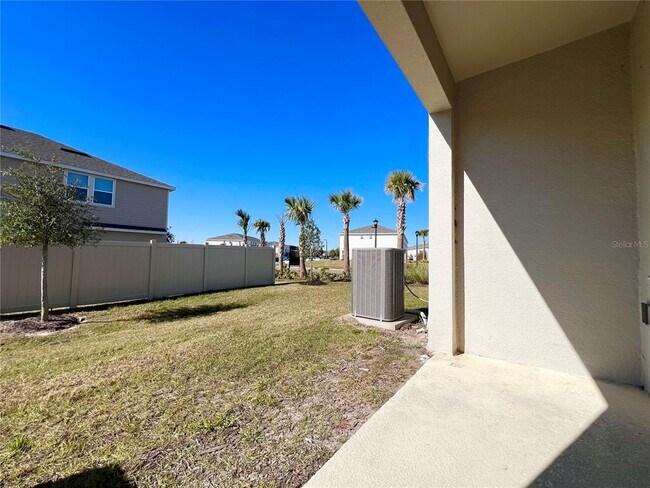 Building Photo - 2008 Viewfinder St