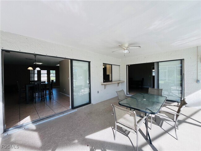 Building Photo - 3019 SE 5th Pl