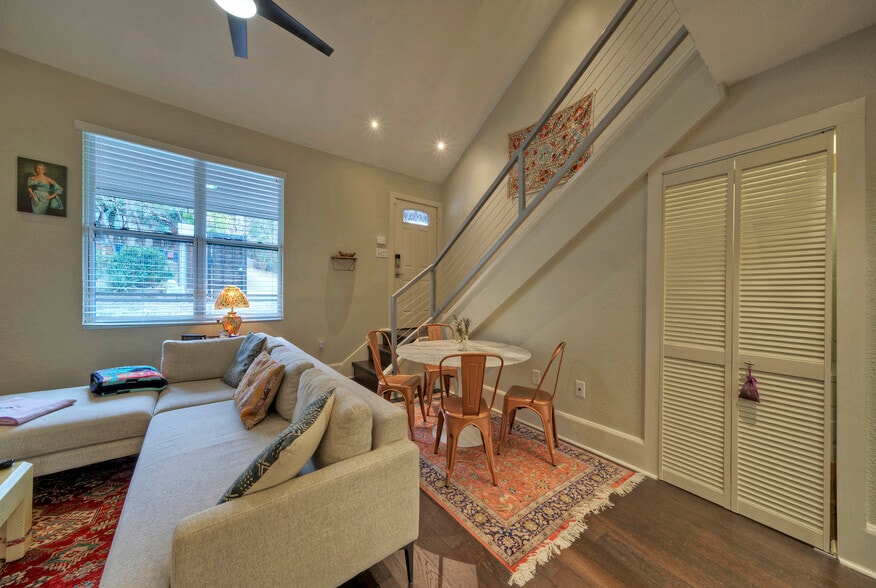 DINING AREA - 3805 southridge dr