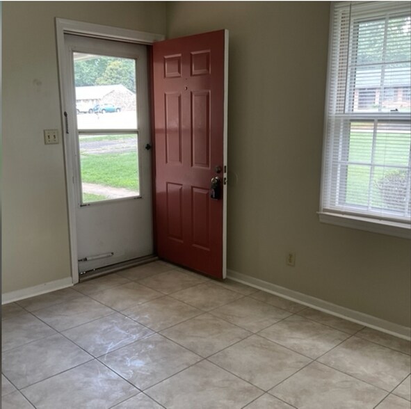 Building Photo - 103 Colebrook Ct
