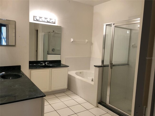 Building Photo - 4815 Riverton Dr