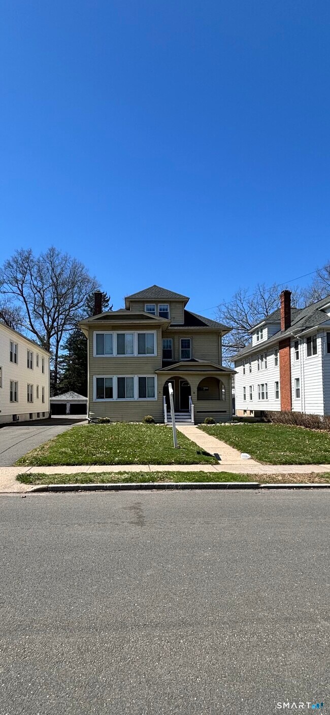 Building Photo - 9 Bretton Rd