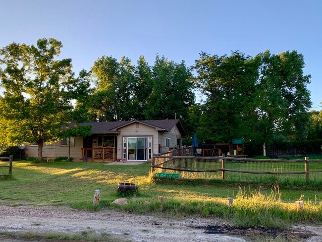 Building Photo - 601 Gutcher Dr