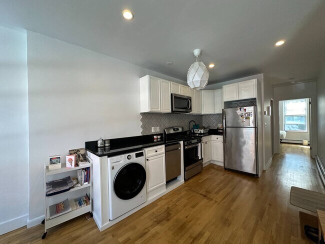 Building Photo - 293 Van Brunt St