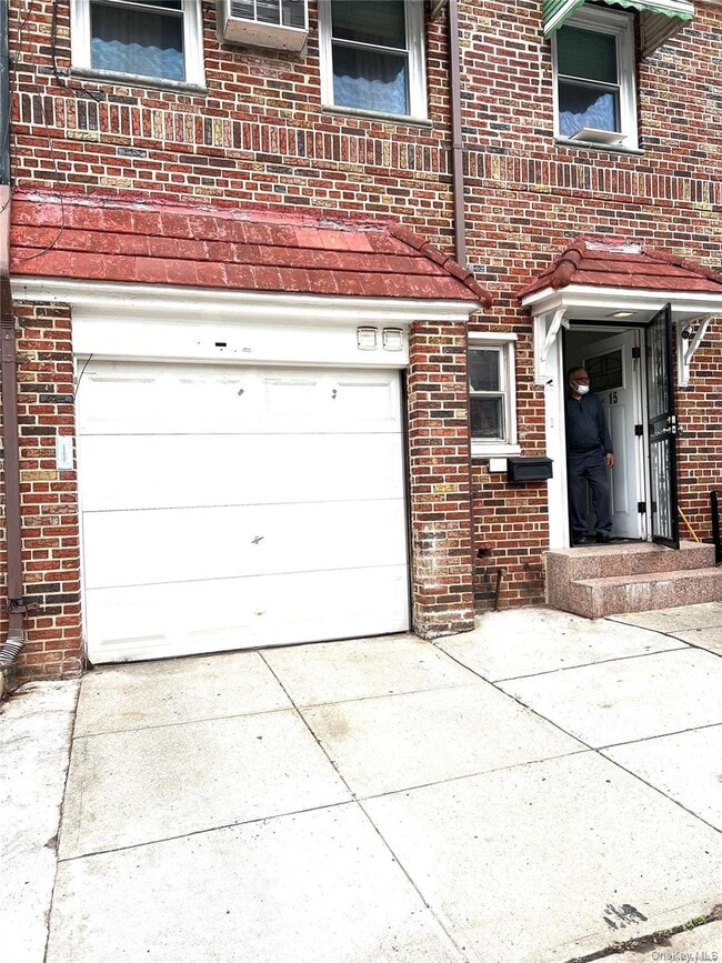 Building Photo - 78-15 32nd Ave