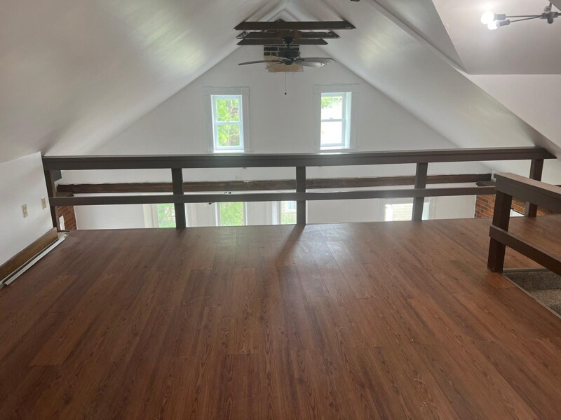 Building Photo - 210 E Main St