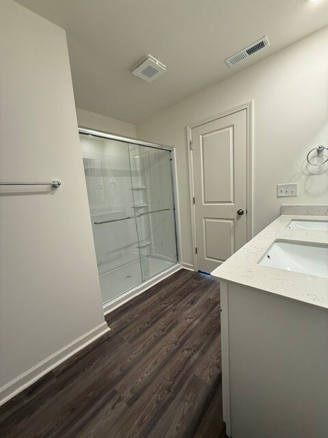 Building Photo - 2429 Brookville Dr