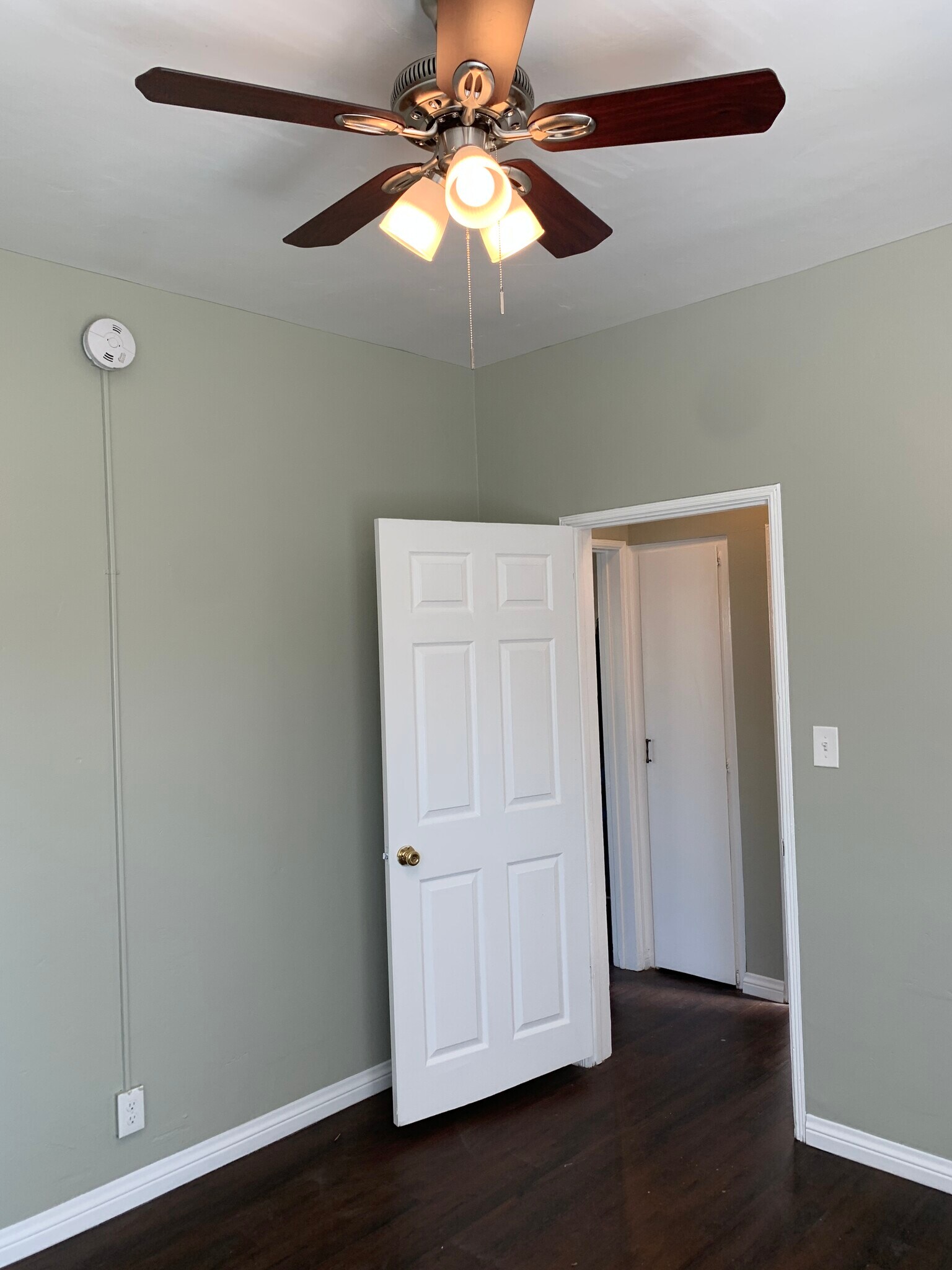 Building Photo - 2028 1/2 S West View St