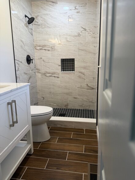 Building Photo - 2819 Reeves Ln