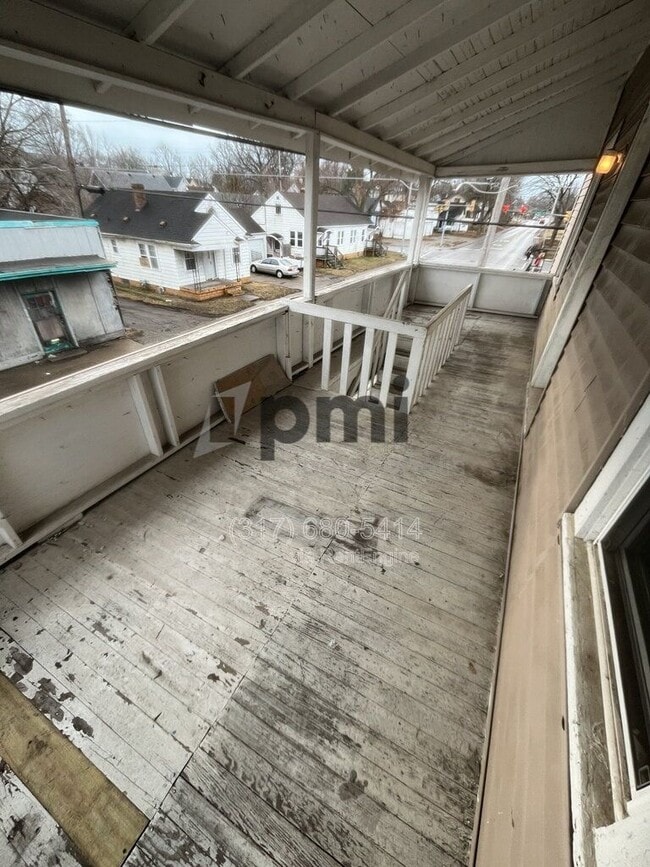 Building Photo - 213 1/2 S Madison Ave