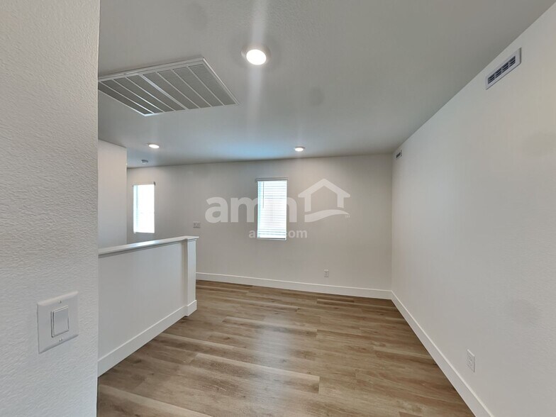 Building Photo - 8359 Flagpole Loop Ave