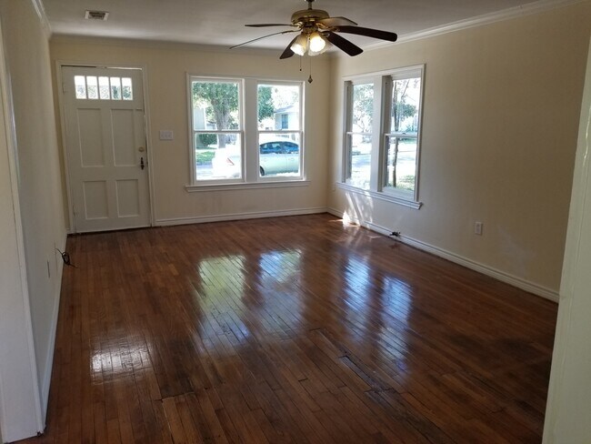 Building Photo - 602 Vernon St