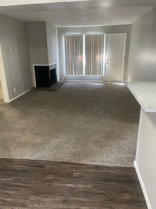 Primary Photo - 2407 E 55th Pl