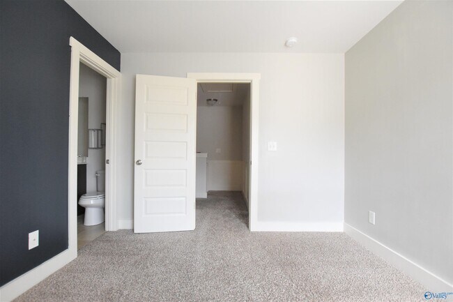 Building Photo - 6007 Stonewater Ct