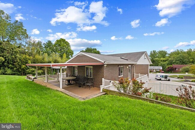 Building Photo - 8006 Woodhaven Ct