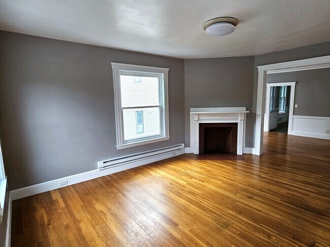 Building Photo - 117 Merrifield St