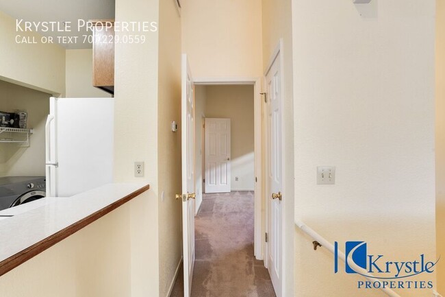 Building Photo - Charming Fairfield Townhome Just Minutes T...