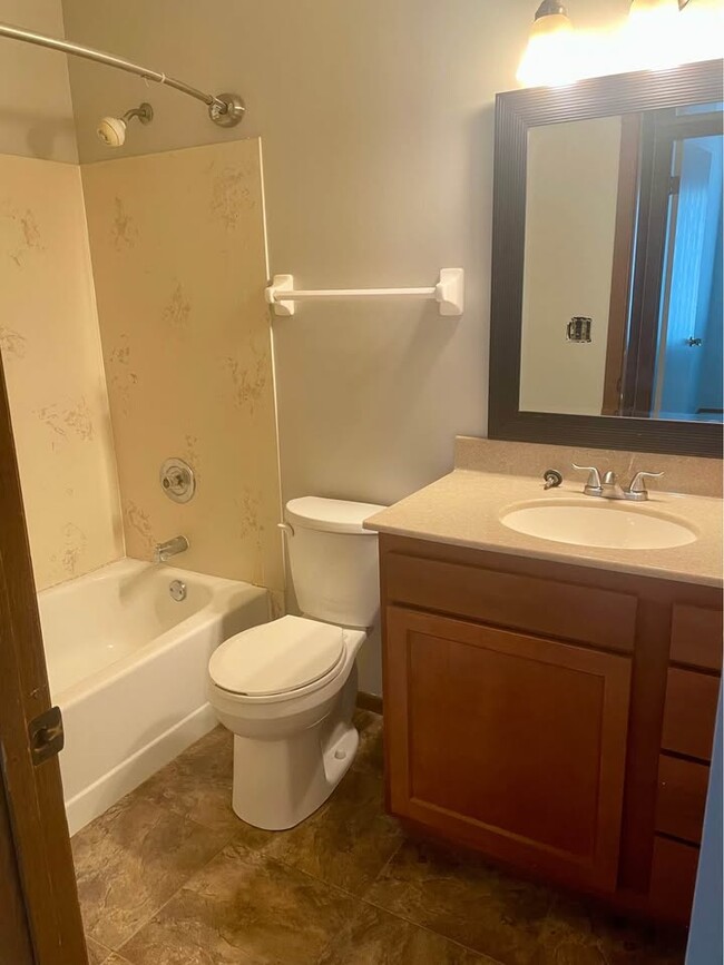 Bathroom 1 - 6379 Chippenhook Ct